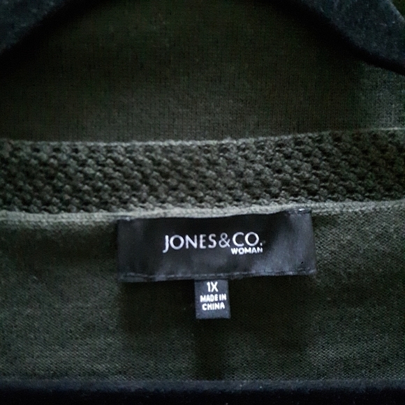 2/$35 Sale JONES & Co. Plus  1X Sleeveless knit top  Dark Olive Green - Picture 7 of 8